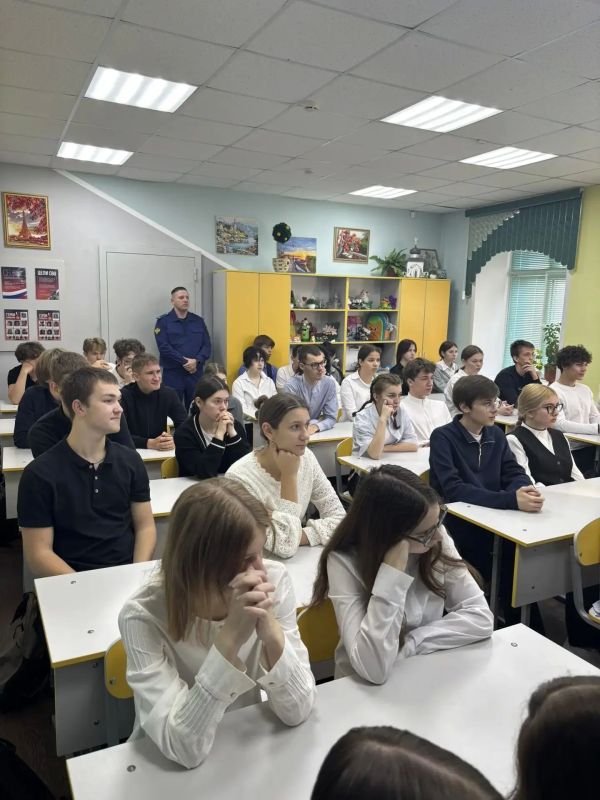 Прокурор Юрьев-Польского района Сергей Лаврентьев рассказал школьникам об ответственности несовершеннолетних Прокурор Юрьев-Польского района Сергей Лаврентьев рассказал школьникам об ответственности несовершеннолетних