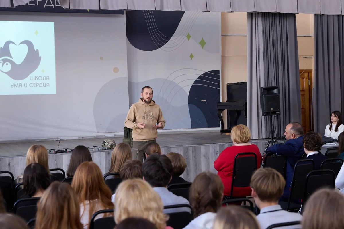 В гимназии №3 города Владимира состоялось очередное занятие регионального проекта Законодательного Собрания Владимирской области «СВОи на уроке» В гимназии №3 города Владимира состоялось очередное занятие регионального проекта Законодательного Собрания Владимирской области «СВОи на уроке»