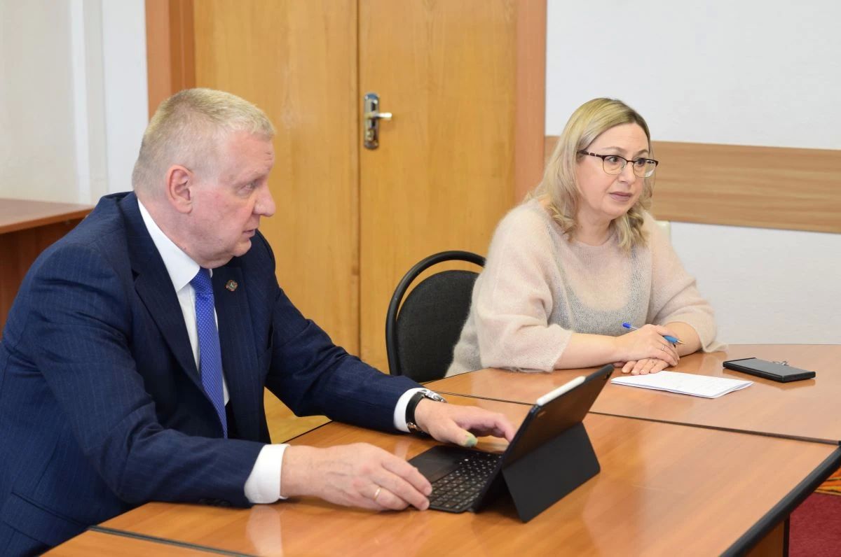 Сегодня на заседании Избирательная комиссия Владимирской области утвердила отчет о поступлении и расходовании средств федерального бюджета, выделенных на проведение выборов депутатов Государственной Думы девятого созыва Сегодня на заседании Избирательная комиссия Владимирской области утвердила отчет о поступлении и расходовании средств федерального бюджета, выделенных на проведение выборов депутатов Государственной Думы девятого созыва