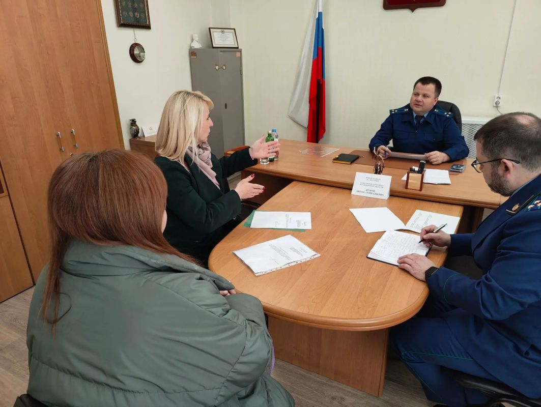 Заместитель прокурора области Антон Жуков провел личный приём граждан Заместитель прокурора области Антон Жуков провел личный приём граждан