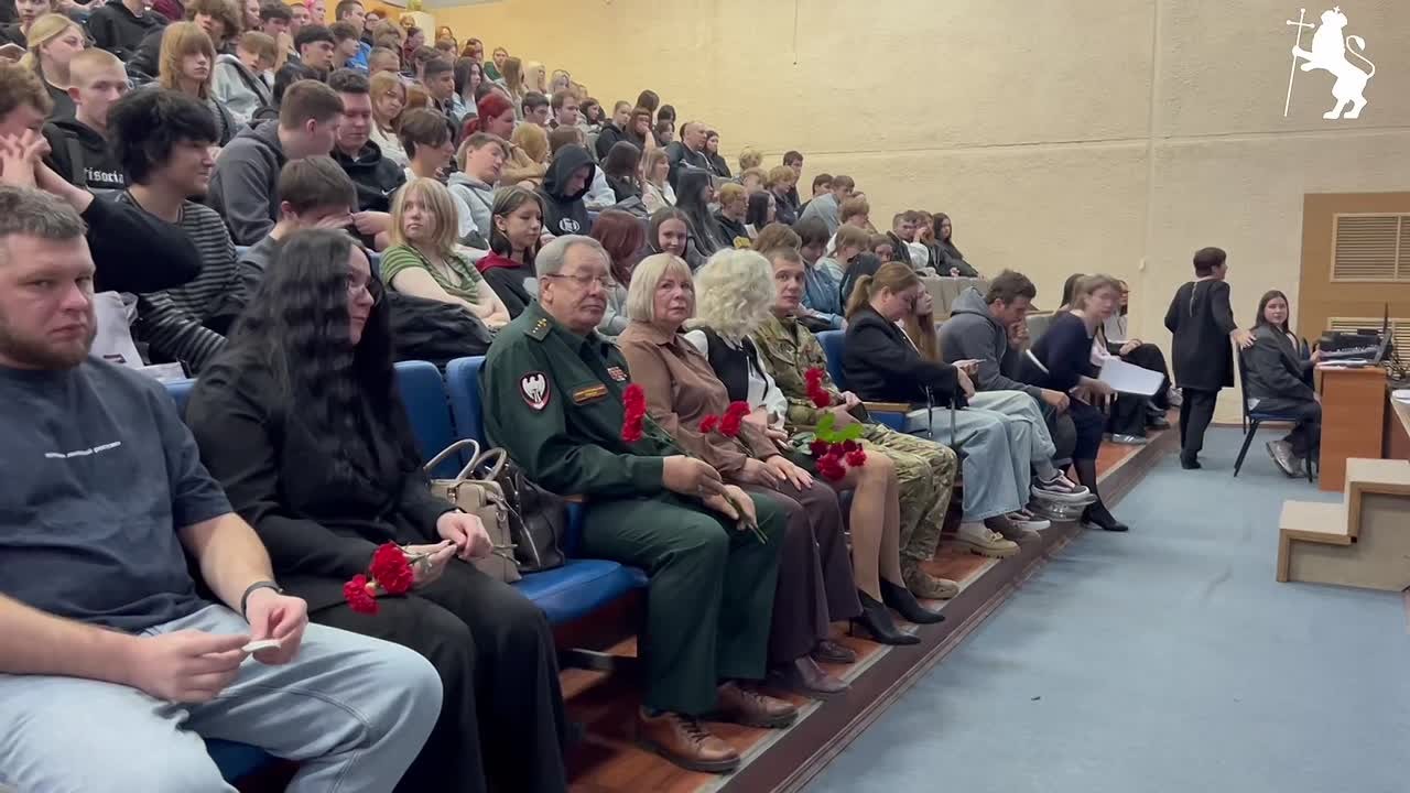 Памяти героя: в технологическом колледже открыта мемориальная доска Вячеславу Шлякову