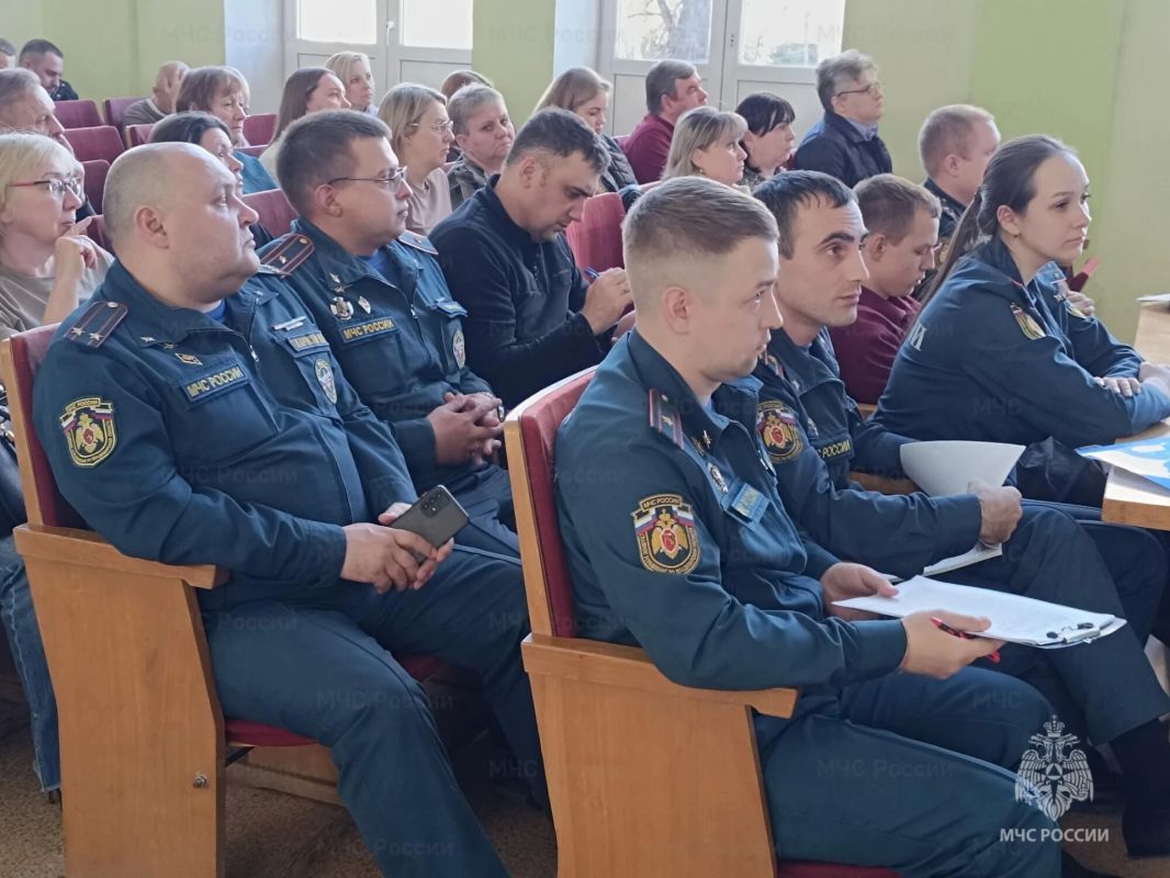 Вопросы обеспечения пожарной безопасности в учреждениях с массовым пребыванием людей – на контроле МЧС России Вопросы обеспечения пожарной безопасности в учреждениях с массовым пребыванием людей – на контроле МЧС России