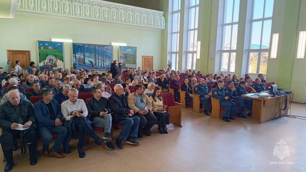 Вопросы обеспечения пожарной безопасности в учреждениях с массовым пребыванием людей – на контроле МЧС России Вопросы обеспечения пожарной безопасности в учреждениях с массовым пребыванием людей – на контроле МЧС России