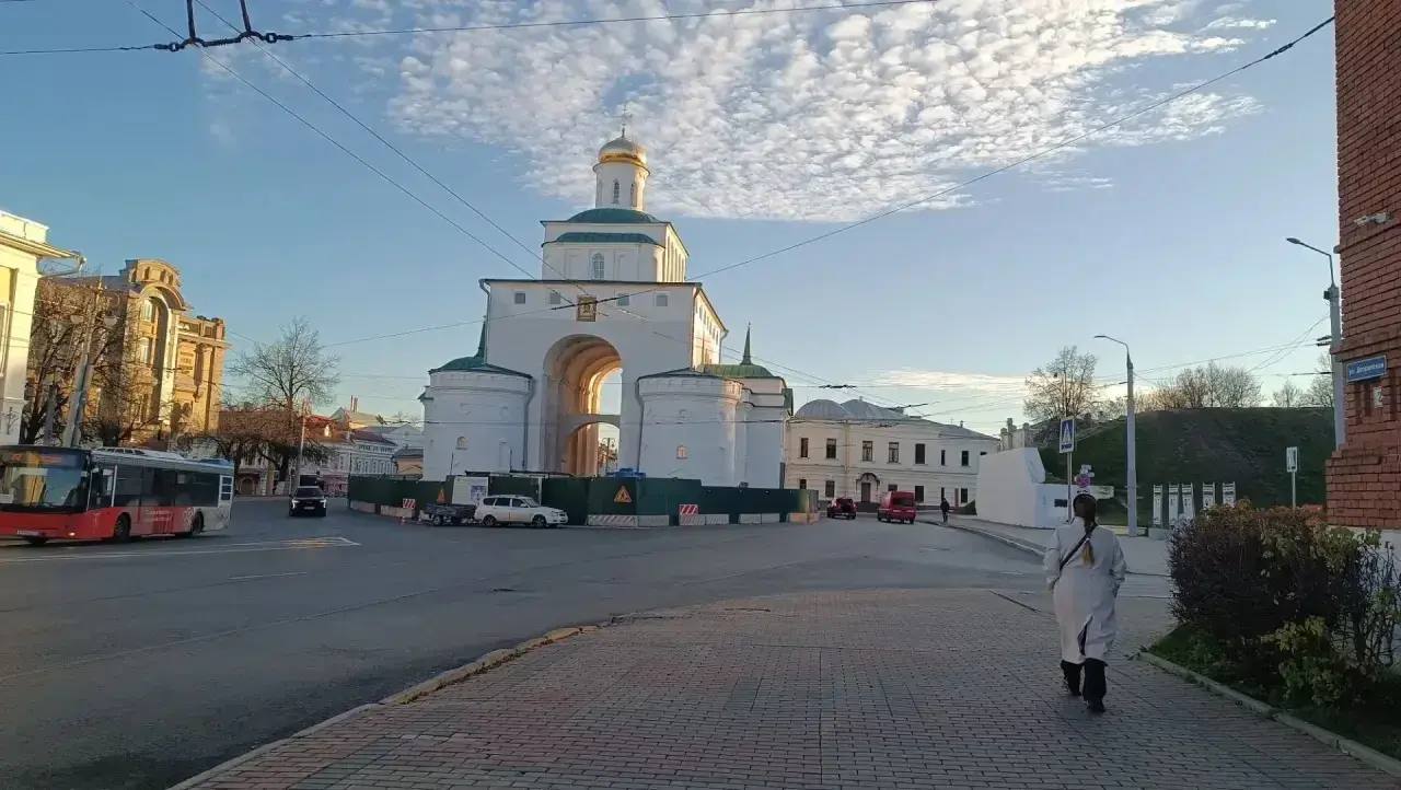 Первый вопрос - про внешний вид Золотых ворот
