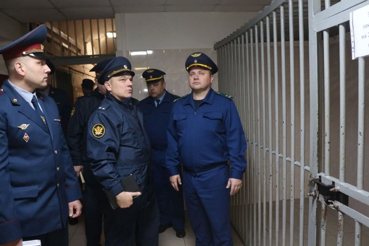 Заместитель прокурора области Антон Жуков провел проверку в следственном изоляторе Заместитель прокурора области Антон Жуков провел проверку в следственном изоляторе
