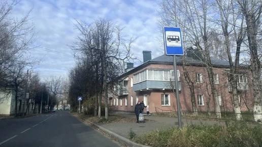 В Коврове через суд требуют оборудовать остановки павильонами и скамейками