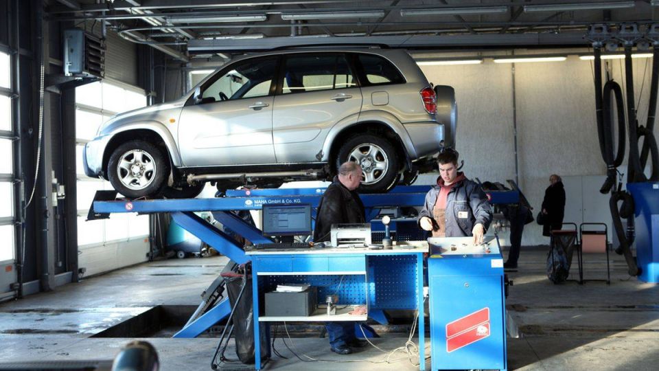 Автовладельцам грозит новое повышение цен на техосмотр: что ждать в 2026 году?