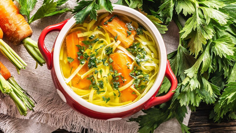 Мясной бульон будет прозрачнее стекла: варите только так, иначе получится мутная жижа