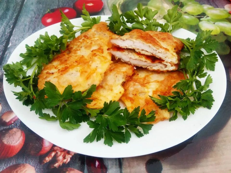 Нежные свиные отбивные в воздушном кляре