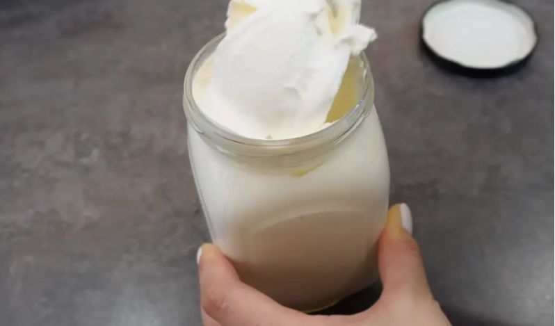 Как легко в домашних условиях приготовить настоящую сметану